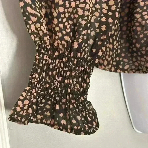 Flawless Leopard Print Women's Shirt (326) - Picture 7 of 11